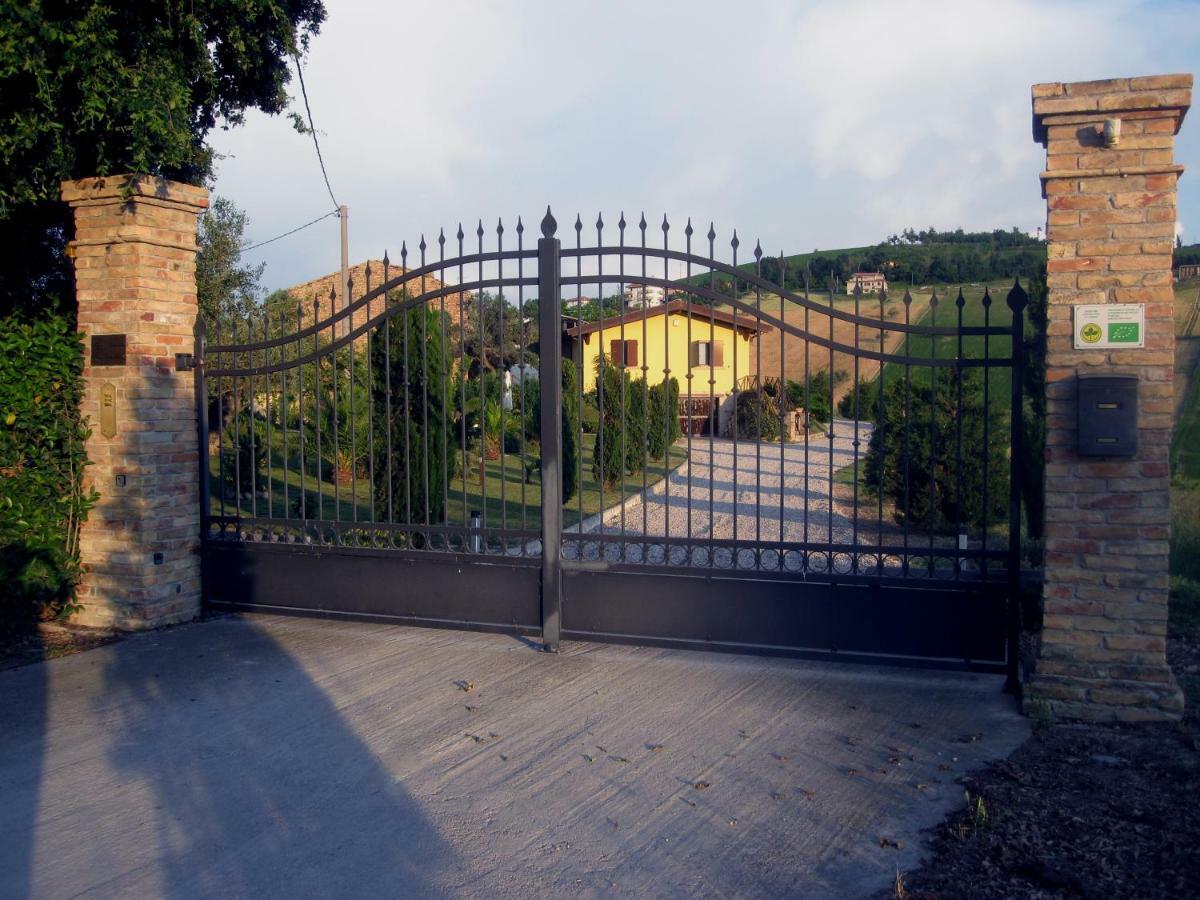 Agriturismo Tenuta Santa Maria Notaresco Экстерьер фото